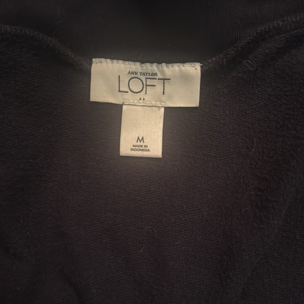 Navy Blue V-Neck Sweater with Front Pockets by Ann Taylor LOFT - Medium - Picture 7 of 8